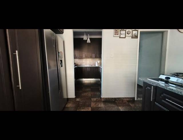 3 BEDROOM HOUSE FOR SALE IN PRETORIA GARDENS